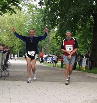 Run for Help 2004: Finish für Wolfgang und Uli